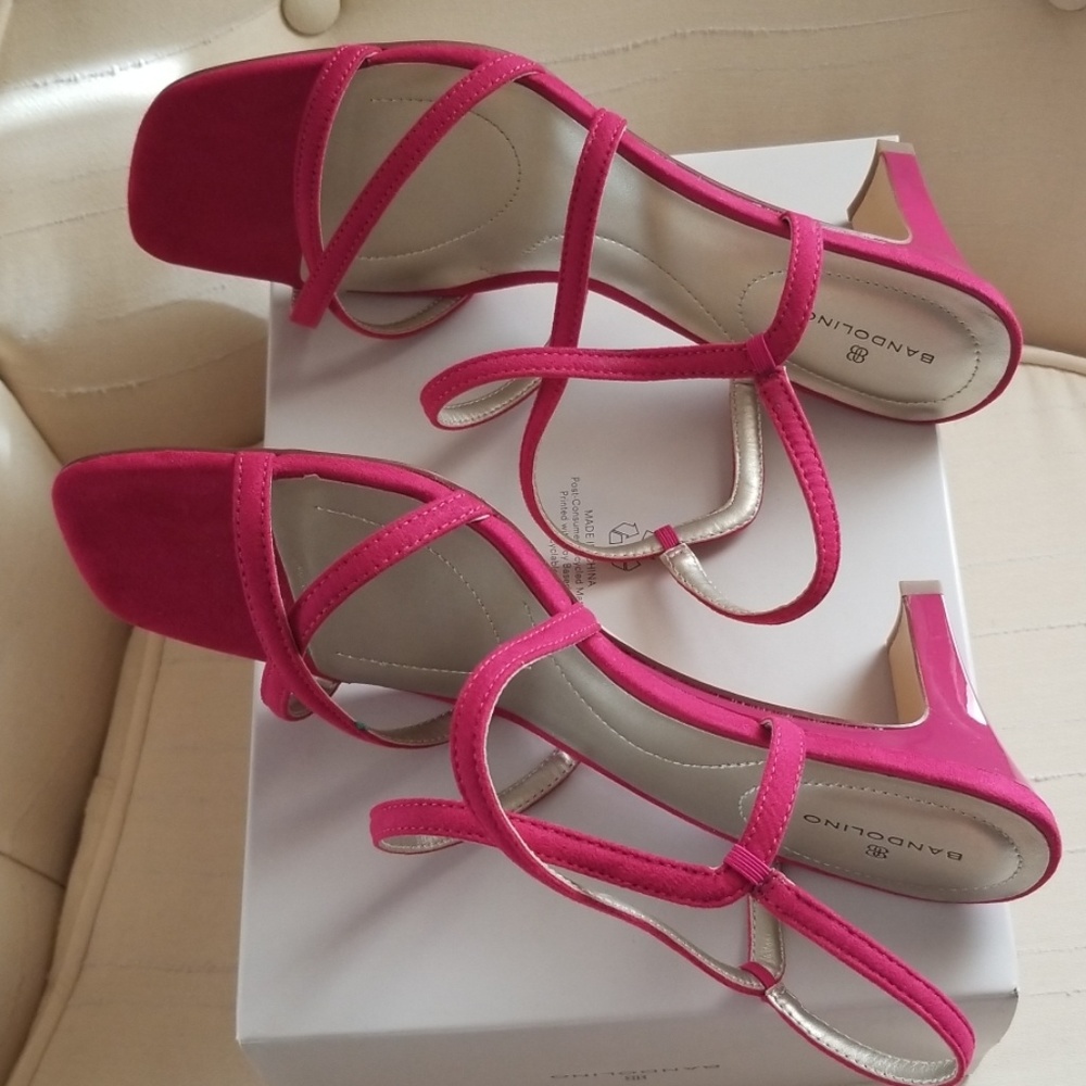 Shoes/Heels - Picture 4 of 4